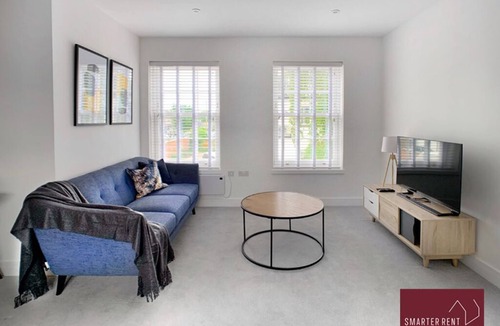 Eton Apartment | Eton, Windsor - 1 Bedroom Flat - With Parking