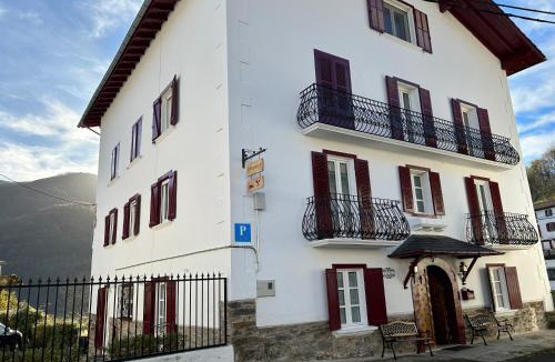 Valcarlos House | ETXEALE