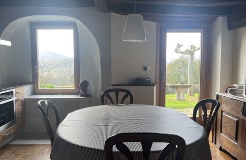 Mallabia Cottage | Etxetxobarri, independent farmhouse with views of the Anboto ridge.