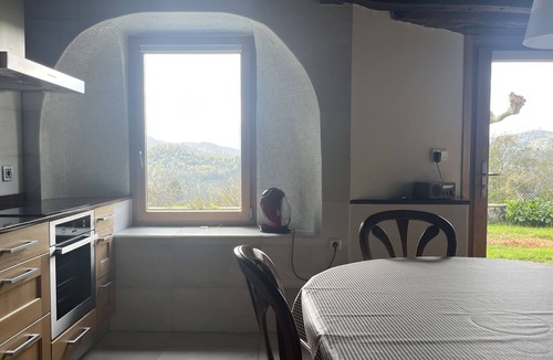 Mallabia Cottage | Etxetxobarri, independent farmhouse with views of the Anboto ridge.