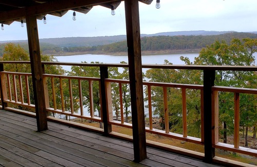 Canadian House | Eufaula Lakefront House In Quiet Neighborhood w/Private Dock & Game room
