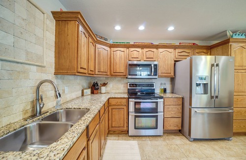 Eufaula Cottage | Eufaula Oasis w/Screened Porch: Unwind in Style!