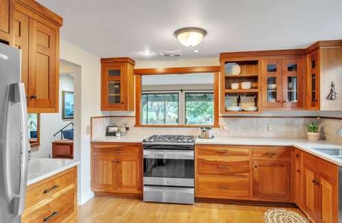 Cal Young House | Eugene - Close to everything by RedAwning