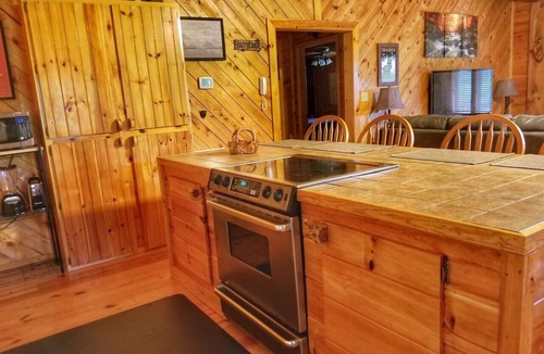 Copperhill Cabin | Eula Mae-Hot Tub Ocoee River Area