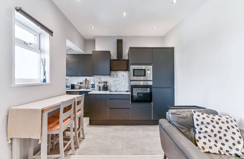 Broad Green Apartment | Euphoria Lodge - Croydon