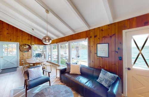 Hoodsport House | Euphoria on the Fjord