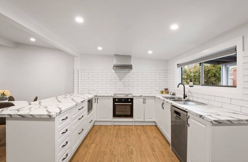 Ballarat East House | Eureka Cottage - Peaceful Getaway near Sov Hill