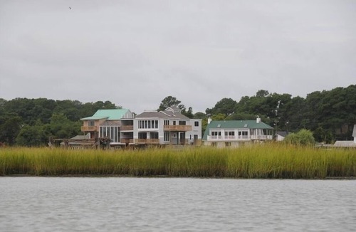 Chincoteague House | Eureka! on Deep Hole Creek - Waterfront! Sleeps 16