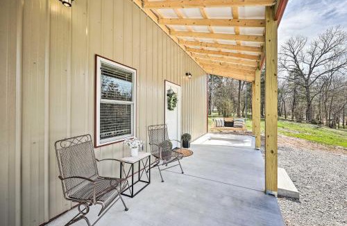 Berryville House | Eureka Springs Area Home w/Porch, Grill!