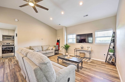 Berryville House | Eureka Springs Area Home w/Porch, Grill!