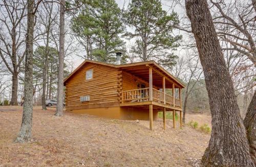 Eureka Springs House | Eureka Springs Cabin on 9+ Acres: Community Perks!