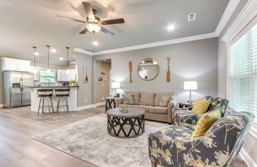 Holiday Island House | Eureka Springs Family Home - 1/2 Mi to Marina!