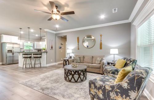 Holiday Island House | Eureka Springs Family Home - 1/2 Mi to Marina!