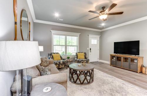 Holiday Island House | Eureka Springs Family Home - 1/2 Mi to Marina!