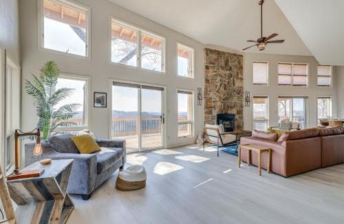 Eureka Springs House | Eureka Springs Gem: 2 Decks, Mtn + Lake Views