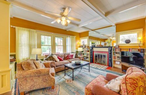 Eureka Springs Historic District House | Eureka Springs Vacation Rental < Half-Mi to Dtwn!