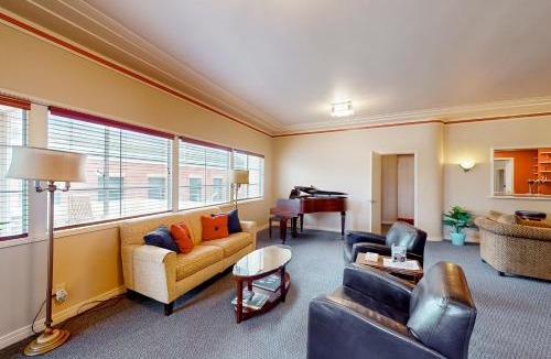 Downtown Apartment | Eureka Theatre Apartment