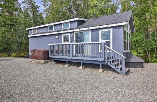 Eureka House | Eureka Tiny Home w/Hot Tub & Community Beach!