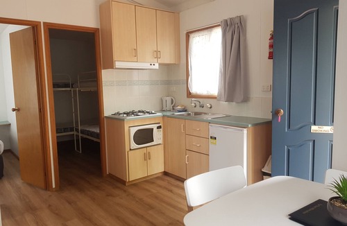 Euroa Cabin | Euroa Caravan Park