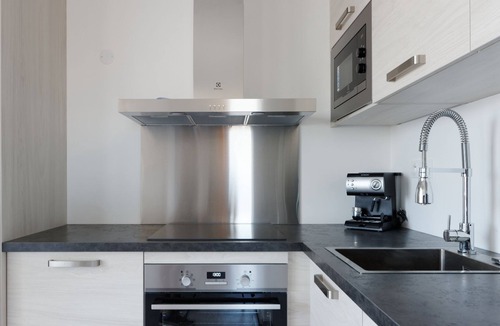 Les Crottes House | EUROMED 2 - Grand T3 avec 2 balcons, Parking, Conc