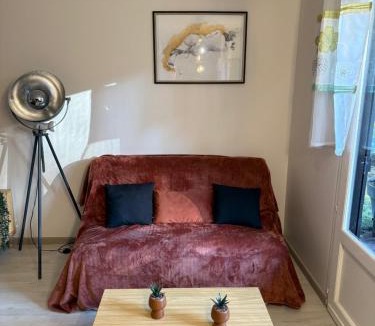 Grayan-Et-L'Hopital Apartment | Euronat naturist studio