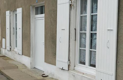 Mortagne-sur-Gironde House | Europe