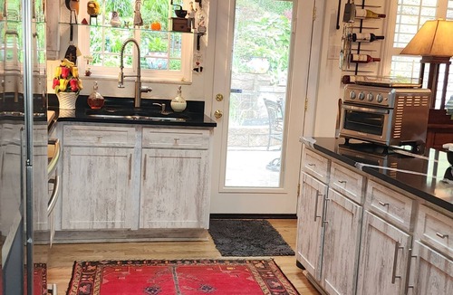 Brookline House | EV CHARGER ● ECLECTIC ● 3 BDRM ● 3 BATH ● PATIO ▪︎ GARAGE ▪︎ MIN TO DNTWN