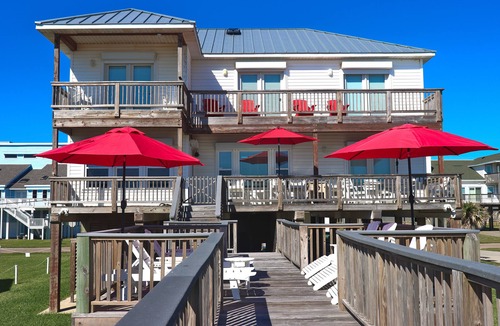 Galveston House | EV Charger-Hot Tub-Arcade -Yard Games-Baby Furniture-Coffee