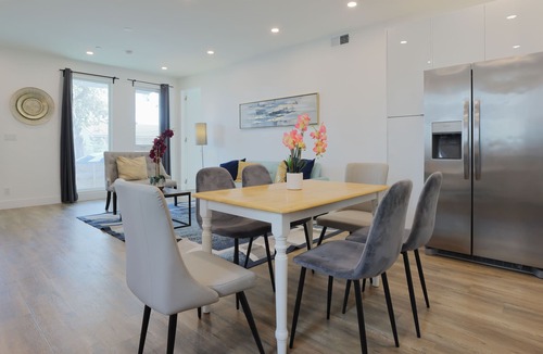 Harbor Gateway South Apartment | EV Charger Ready Infinite Residence 4B2.5B