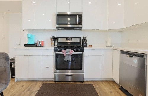 Harbor Gateway South Apartment | EV Charger Ready Infinite Residence 4B2.5B