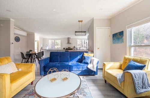 Livingston Manor Cottage | EV Modern Cozy Waterfront Cottage with Fireplace