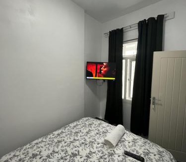 Gorton House | Eva lodges