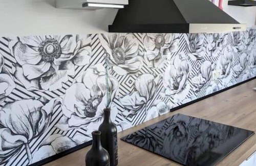 Angles House | Evann's Myle Roze