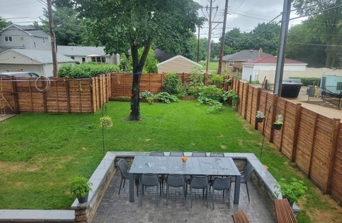 Evanston House | EVANSTON whole building, 2 units combined sleeps 12, 5 bed 5 bath
