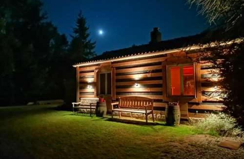 La Remaudiere Ski Chalet | Evasion insulaire mystérieuse