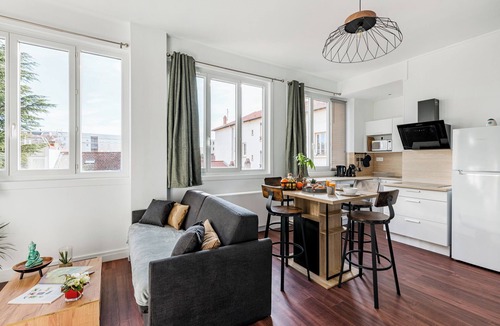 Ferrandiere - Maisons Neuves Apartment | Evasion Lyonnaise - Light & Comfort ✨