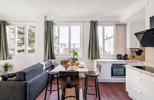 Ferrandiere - Maisons Neuves Apartment | Evasion Lyonnaise - Light & Comfort ✨