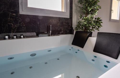 Plessis-le-Roi Apartment | Evasion romantique avec jacuzzi