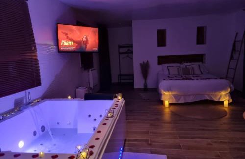 Saint-Prix House | Evasion Romantique love room jacuzzi jardin privé proche Paris