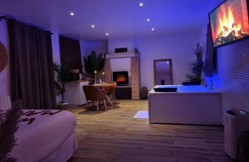 Saint-Prix House | Evasion Romantique suite de luxe jacuzzi jardin privé proche Paris
