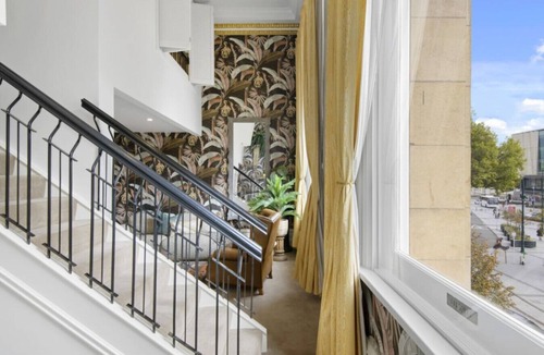 Christchurch City Centre Apartment | Eve Apartment - OGB Suite