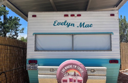 Sweetwater House | "Evelyn Mae" a charming 1974 vintage Coachman camper