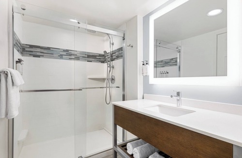 Tinley Park Hotel | EVEN Hotel Chicago Tinley Park-Conv Ctr by IHG