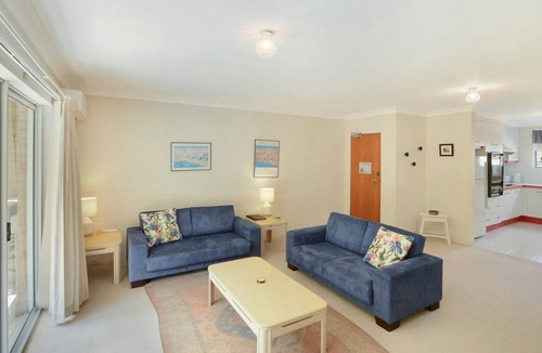 Avoca Beach Apartment | Evening Soiree - Good Position