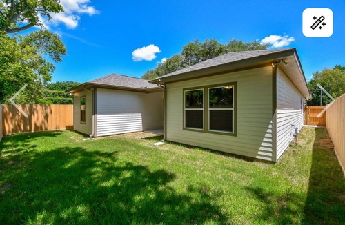 Northeast Houston House | EVENTS ALLOWED Min to FIFA Spacious 4 bed 2 bth home Downtown Houston Sleeps 15+
