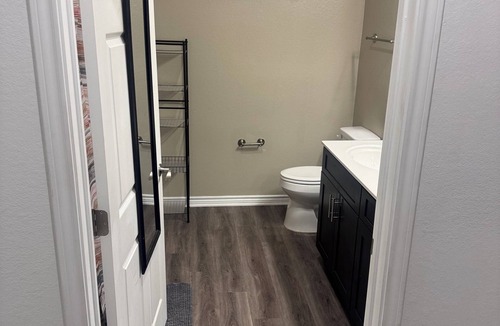 Northeast Houston House | EVENTS ALLOWED Spacious 4 bed 2 bath home Downtown Houston Sleeps 15+
