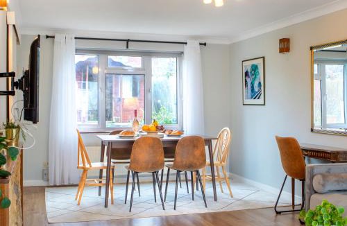 Salisbury House | Everest House