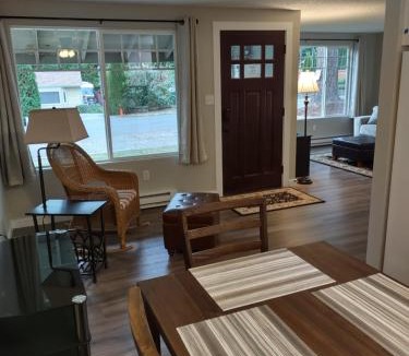 Silver Lake Apartment | Everett Silver Lake