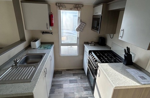 Newton Stewart Ski Chalet | Everglade Superior Chalet