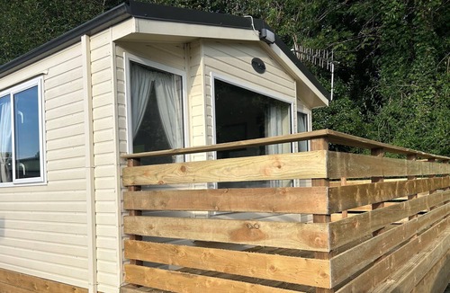 Newton Stewart Ski Chalet | Everglade Superior Chalet